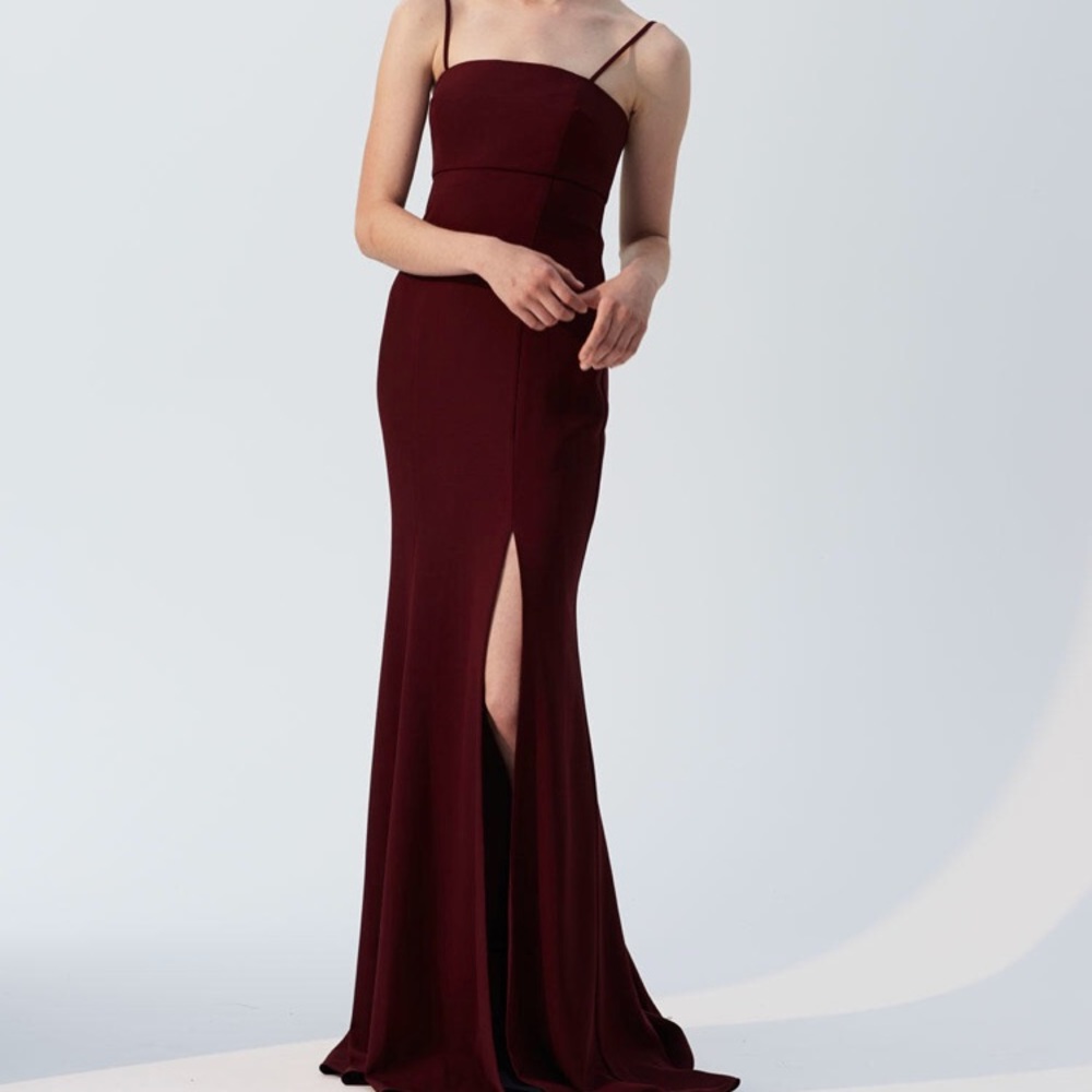 AMSALE SPAGHETTI STRAP CREPE BRIDESMAIDS DRESS